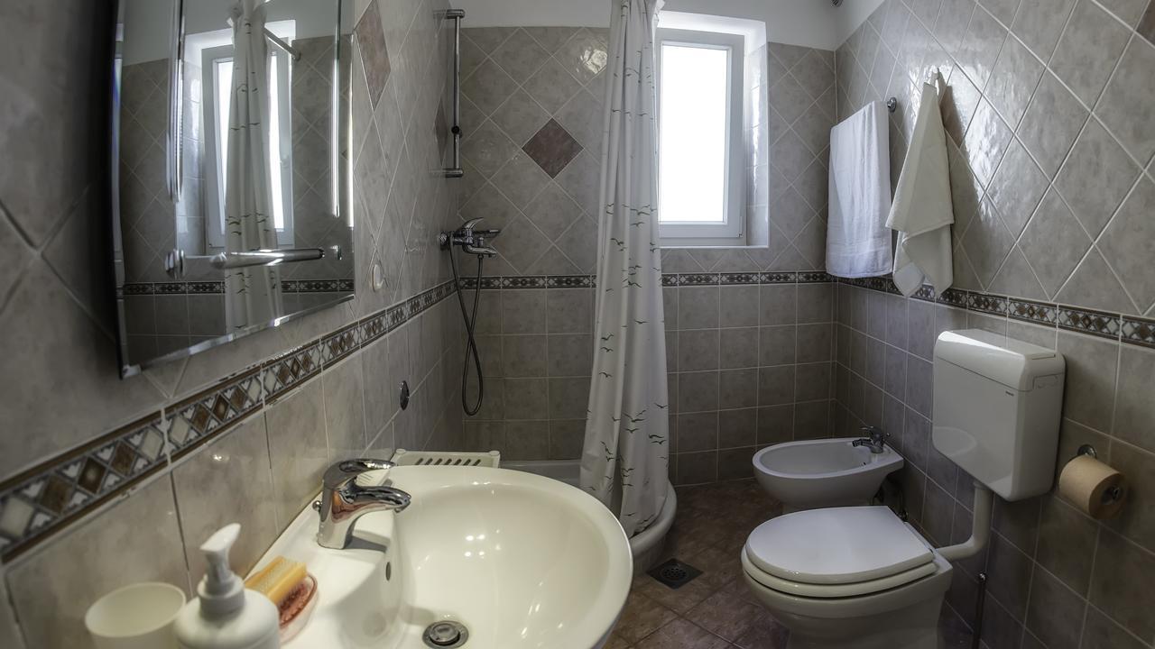 Ferienwohnung Braut Krk Town Exterior foto